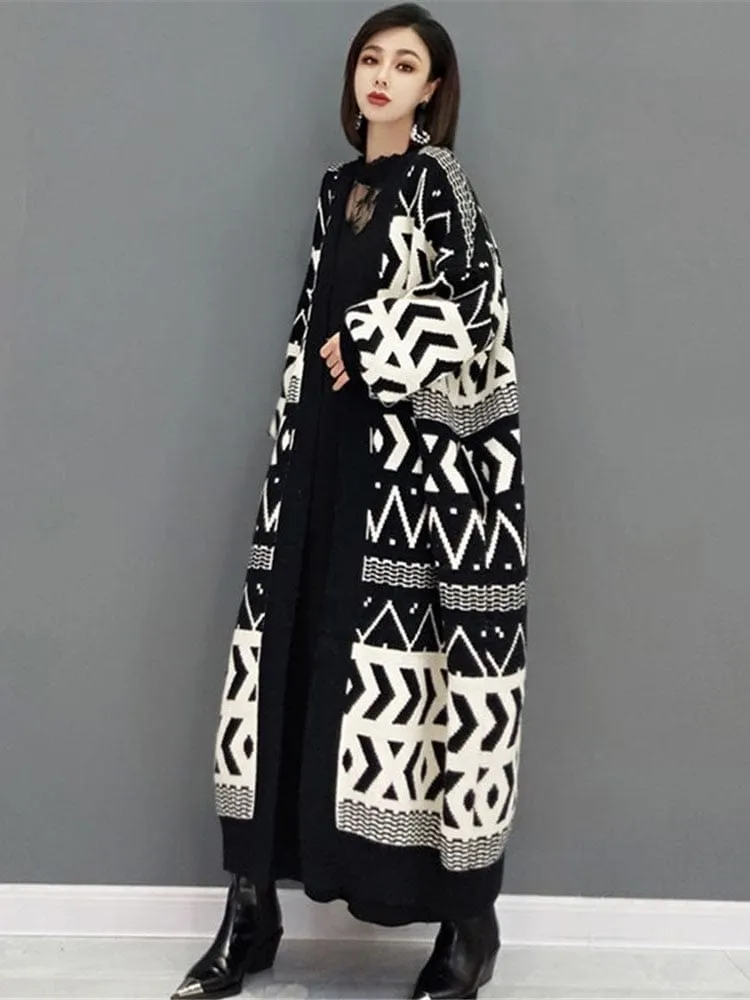 Geometria Vintage Cardigan Sweater | Millennials