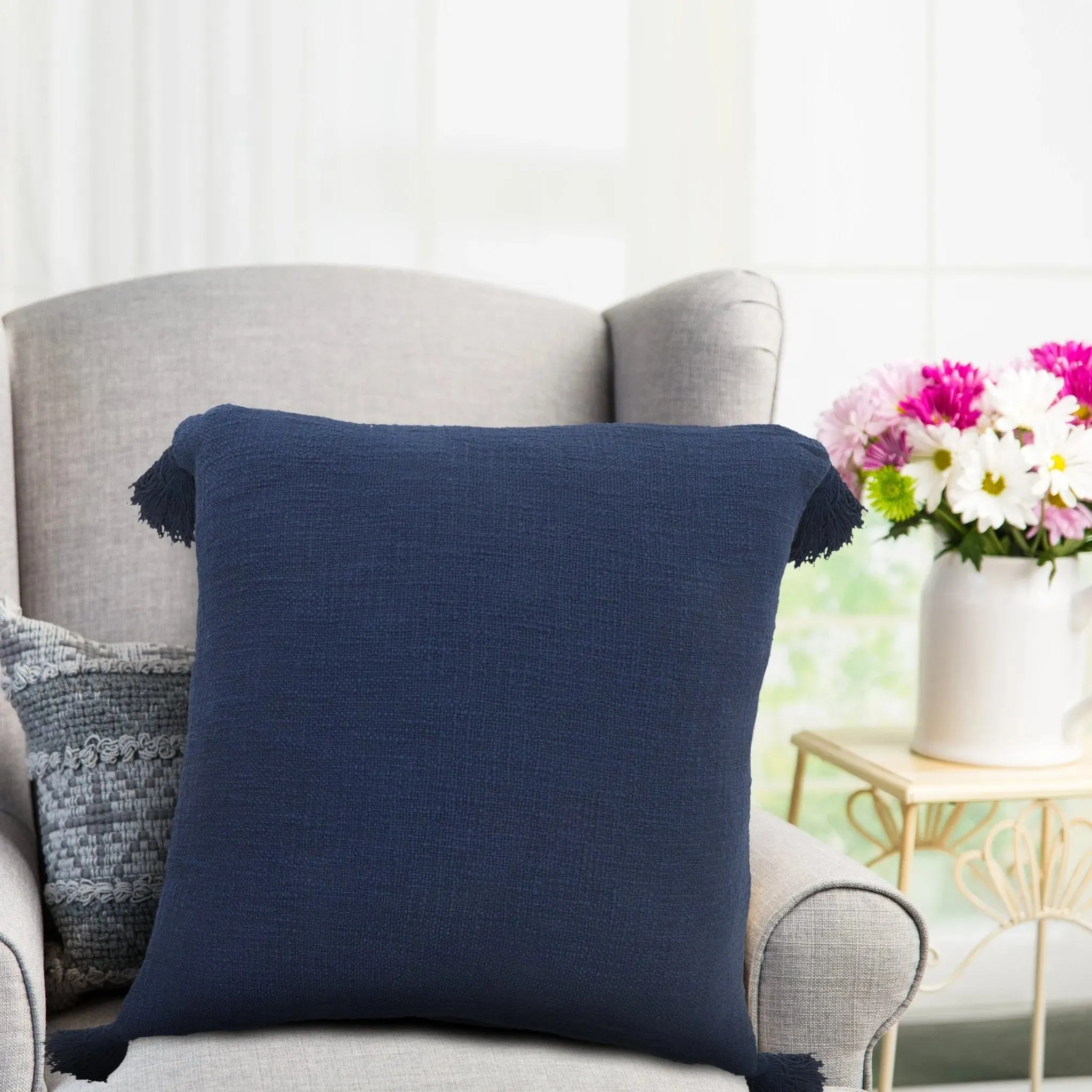 Insignia Lr07531 Navy Pillow