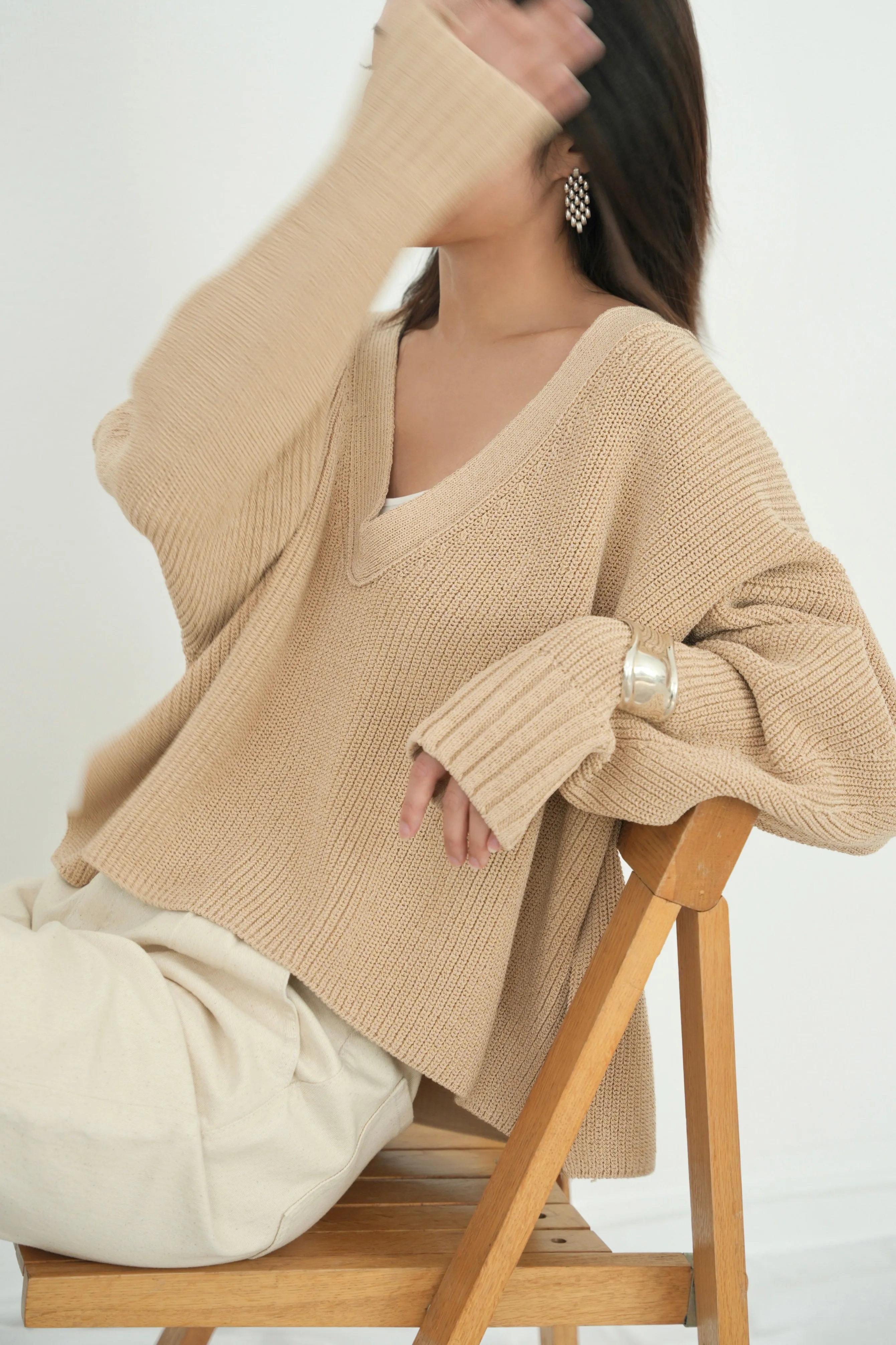 x ninido U Neck Essential Sweater - Beige